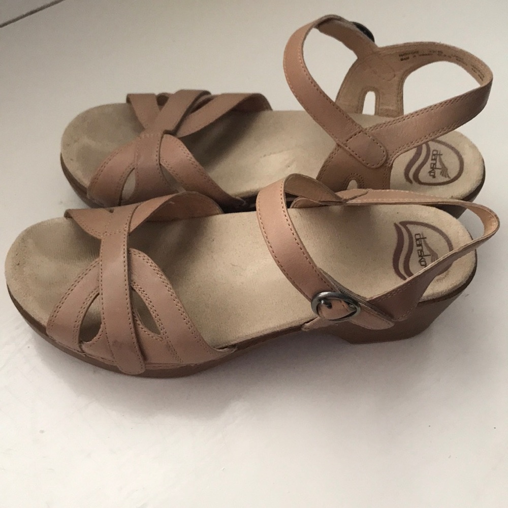 Dansko Sandals Size 10 / 40 Tan/Nude